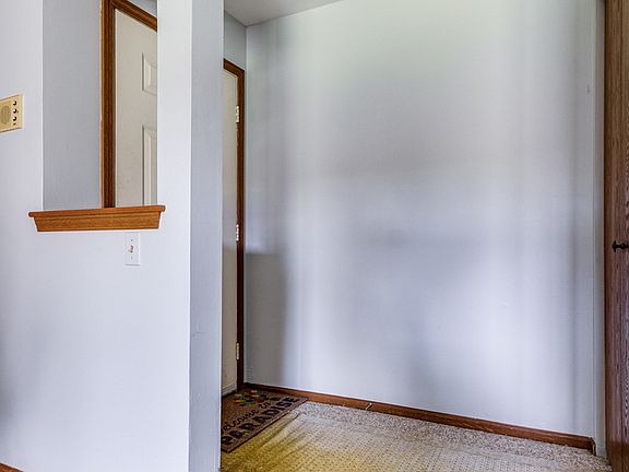 3rd image of 1215 Williamsport Dr #29-1