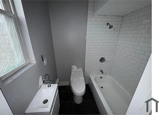 805 Summer Ave #1 — Photo 2