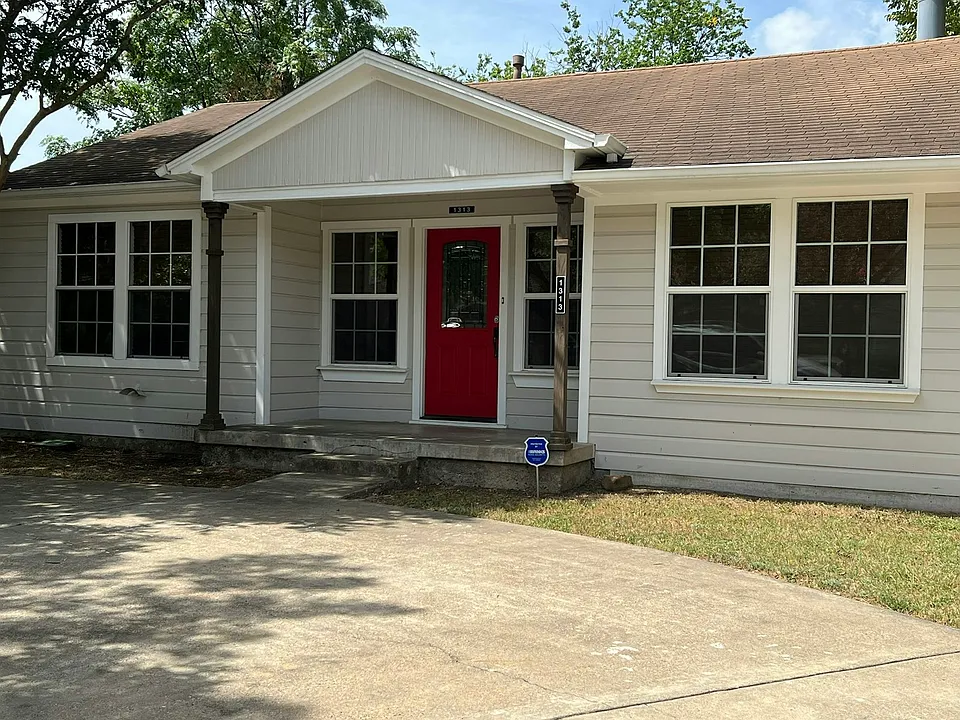 1313 Casa Vale Dr