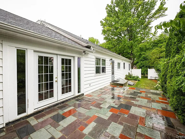 46 Barnard Ave — Photo 32