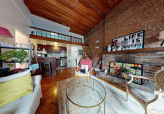 3rd image of 7 1/2 W 75th St APT 4A