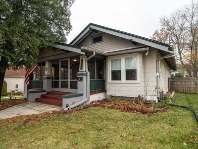 723 East College AVENUE, Waukesha, WI, 53186
