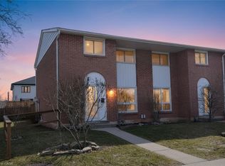 150 Gateshead Cres #122, Hamilton, ON L8G 4A7
