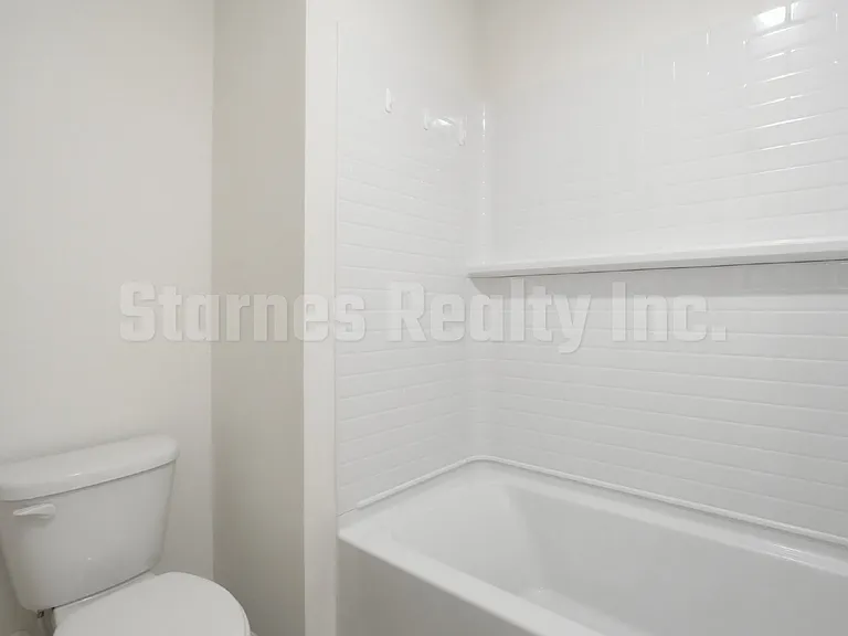 808 Pullman Loop — Photo 22