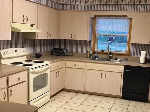 5th image of 16491 NE 51st St