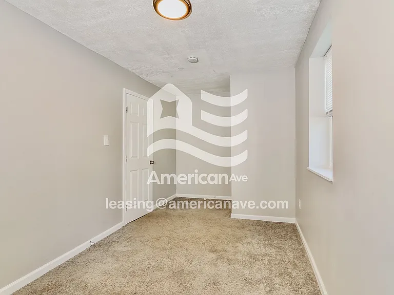 1493149_012_wm_-_bedroom_13427575.jpg