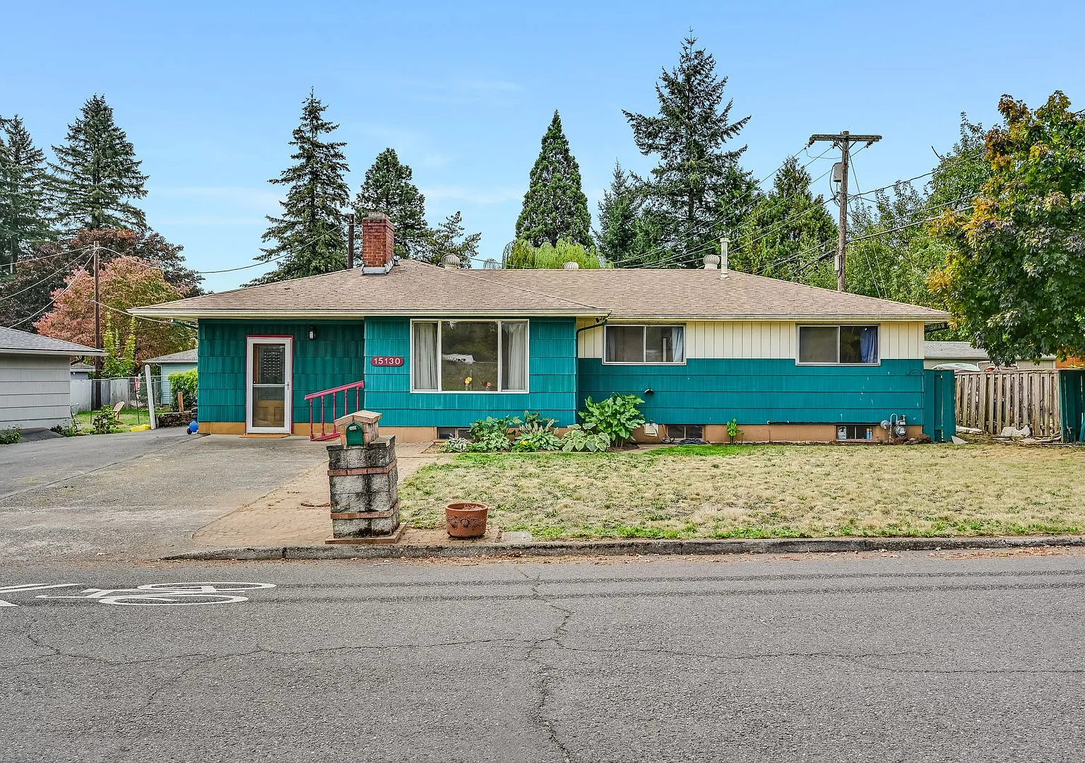 Newly remodeled 3 bed, 2 bath rental home across from Parklane Park in SE Portland! — Photo 1