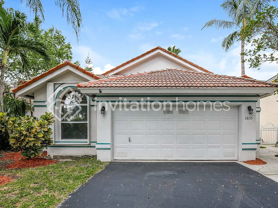 2855 NW 69th Ter