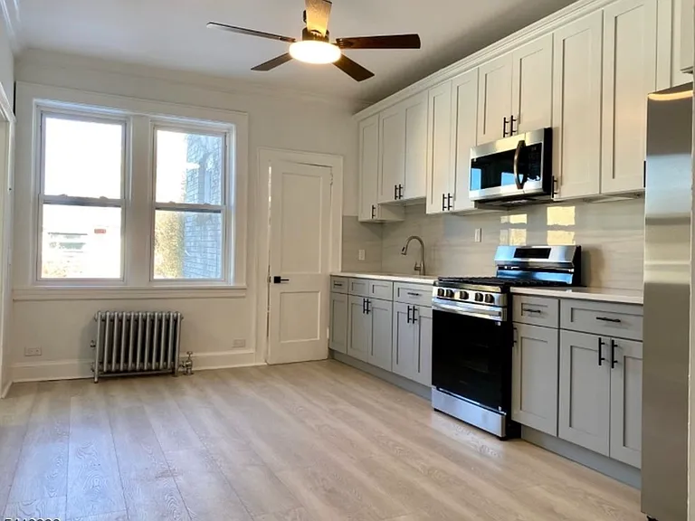 55 Spring St #1 — Photo 7