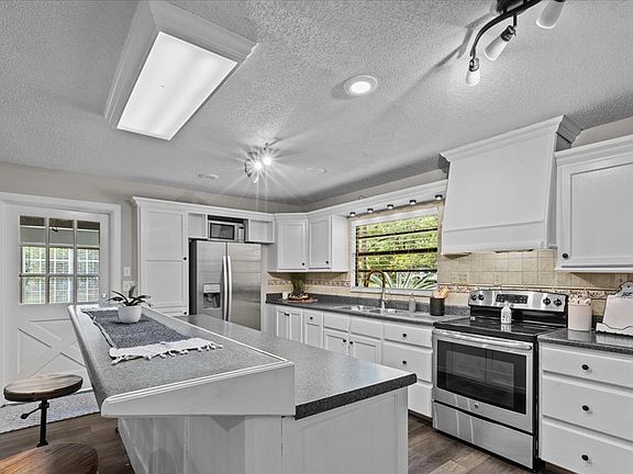2nd image of 6550 NW 153rd Ln