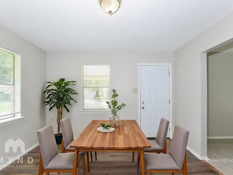 6875 Embassy Cir — Photo 3