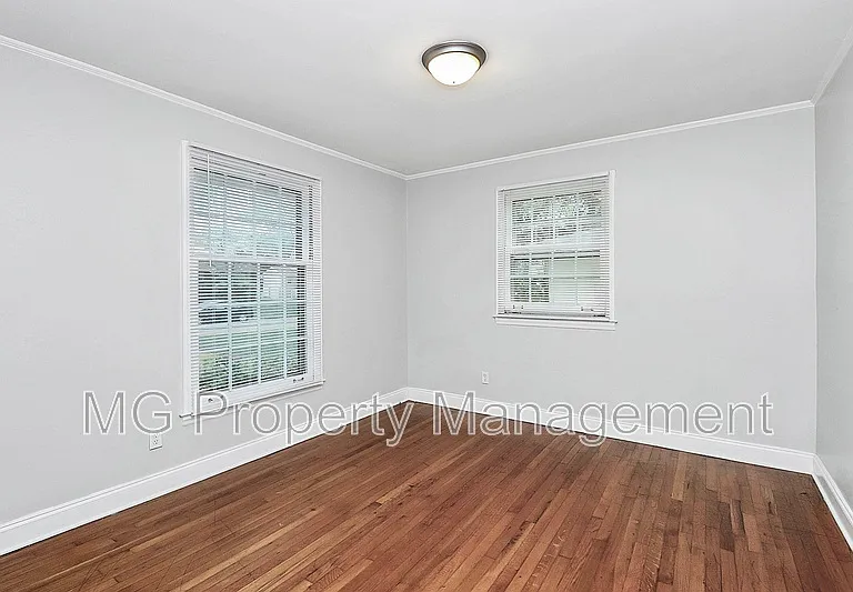 5039 Baylor Dr — Photo 16