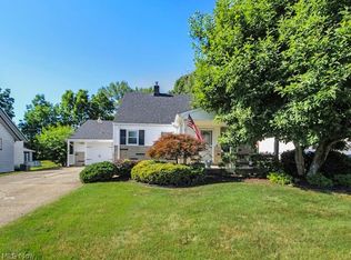 72 Renee Dr, Struthers, OH 44471