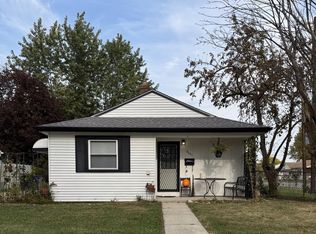 2641 Cascade Ct, Westland, MI 48186
