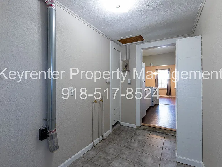 1607 N Lewis Pl — Photo 23