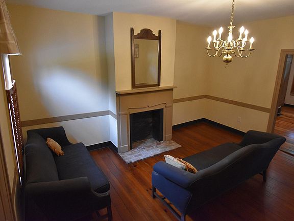 3rd image of 437 Cross St