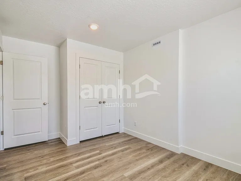 7691 S Castleton Ln — Photo 8