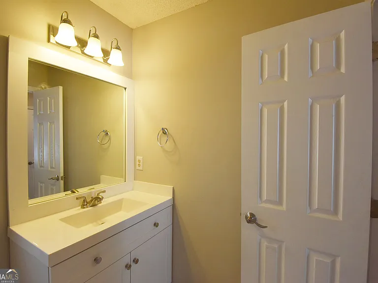 115 S Fairfield Dr — Photo 25