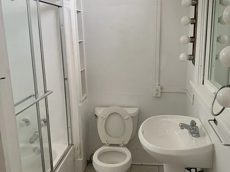 1636 Peniston St #B — Photo 13