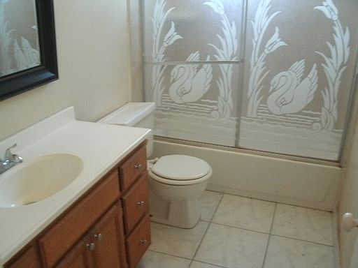 5th image of 813 1/2 S Gage Ave