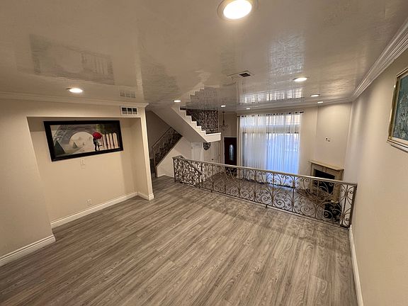 4th image of 13243 Vanowen St APT 5