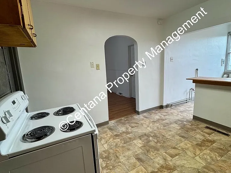 1528 A St — Photo 12