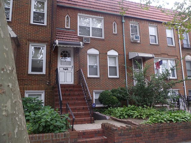 1st image of 1956 E 28th St