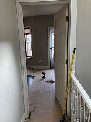 Rented by Leonidas Realty | media 18