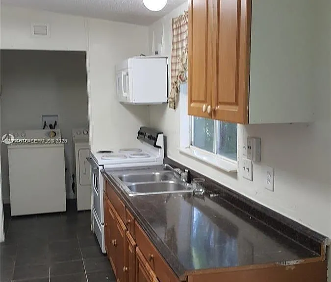 19800 SW 180th Ave #32 — Photo 5
