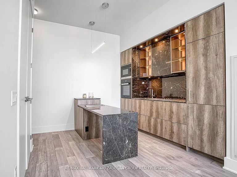 11 Yorkville Ave #5806 — Photo 5