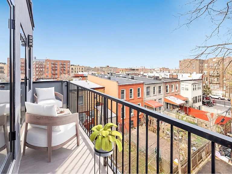 239 E 28th St #3C — Photo 4
