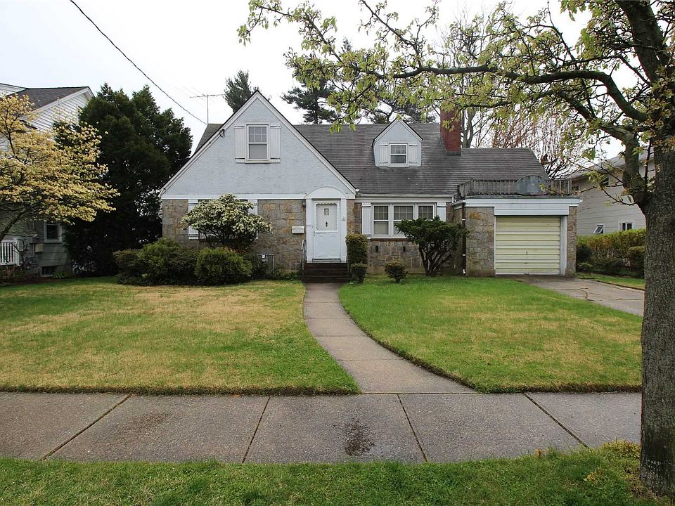 1st image of 12 Stuart Ave