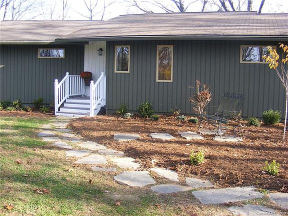 5th image of 66 Carriage Ln