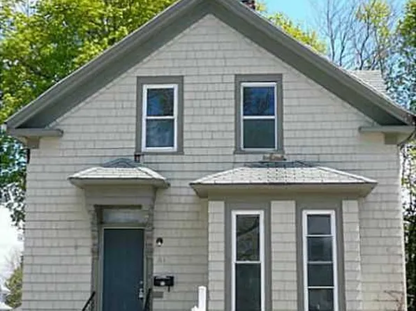 61 Seamans St, Providence, RI 02908