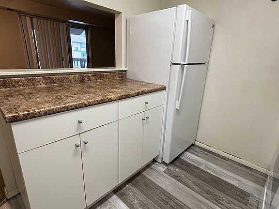 4th image of 3005 Garden Apartment Dr Unit 32