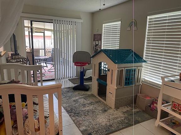 5th image of 2942 Vista Palm Dr