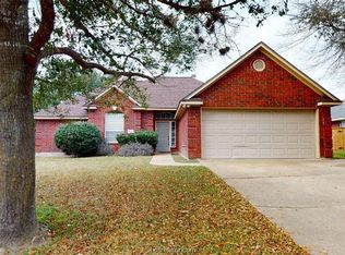 1011 Bayou Woods Dr, College Station, TX 77840
