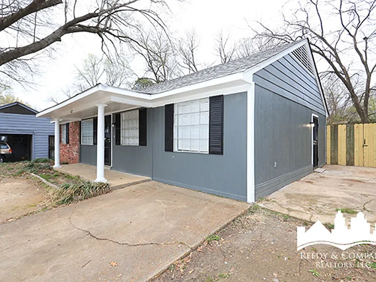 4227 Kenosha Rd — Photo 3