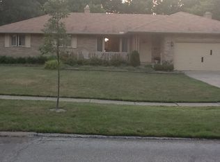 7660 Saratoga Rd, Middleburg Heights, OH 44130