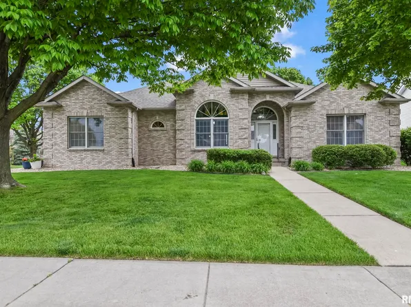 2700 Dickens Dr, Springfield, IL 62711