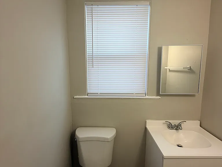253 W Ivy St — Photo 9