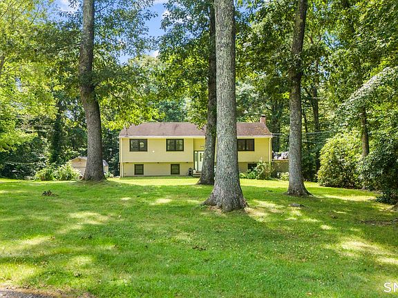 2nd image of 67 Winterberry Circle