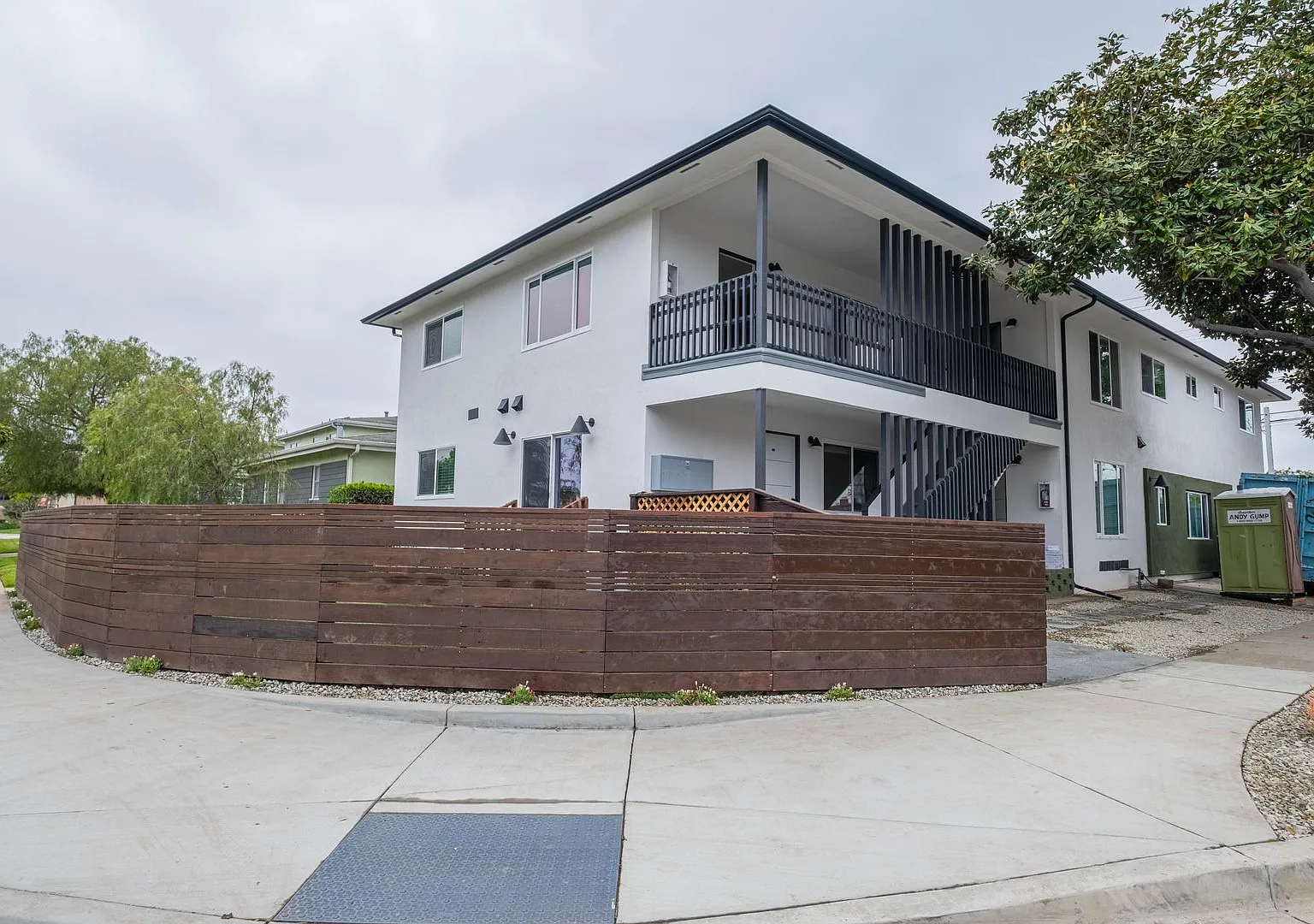 17901 Crenshaw Blvd Residences — Photo 2