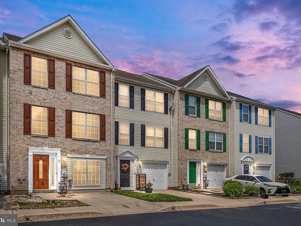 1st image of 78 Versailles Ct