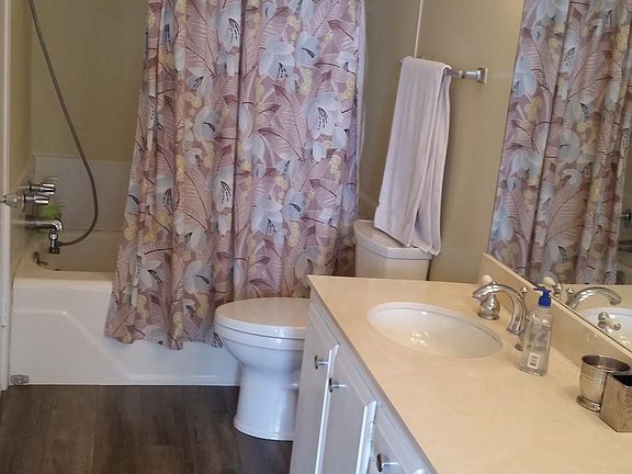 4th image of 5215 Balboa Blvd #200