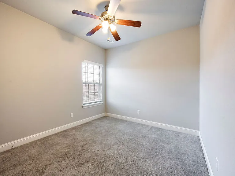 2250 N Inglewood St — Photo 12