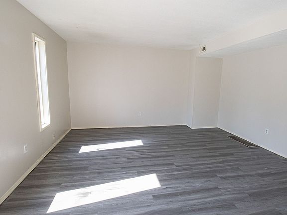 3rd image of 3709-3711 W Sugar Tree Ln #D3af6826d