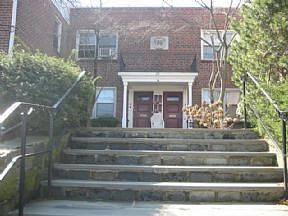 1st image of 20 E Grand St