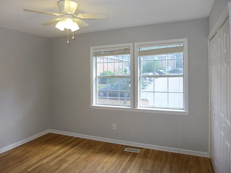 124 Marlowe Ct — Photo 10
