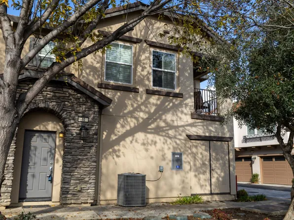 40 W Luna Loca Ln, Mountain House, CA 95391